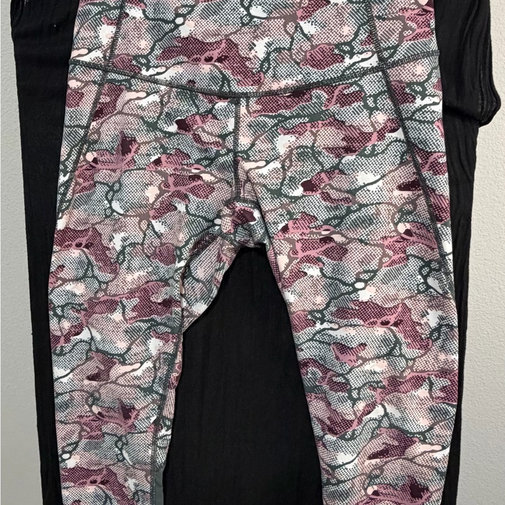 Zella Women’s Pink and Gray Camouflage Leggings